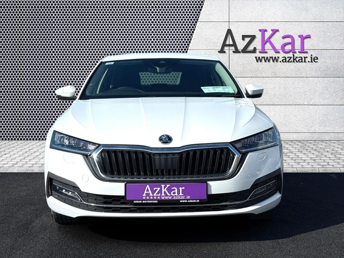 Skoda Octavia 2023 STYLE 1.4 TSI PHEV 200 BHP AUTO - Image 2