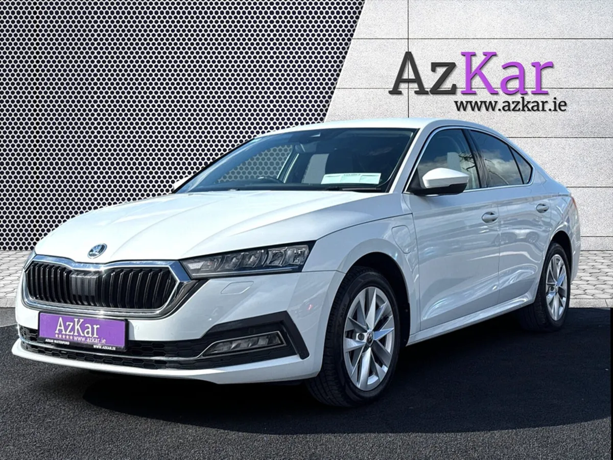 Skoda Octavia 2023 STYLE 1.4 TSI PHEV 200 BHP AUTO - Image 3