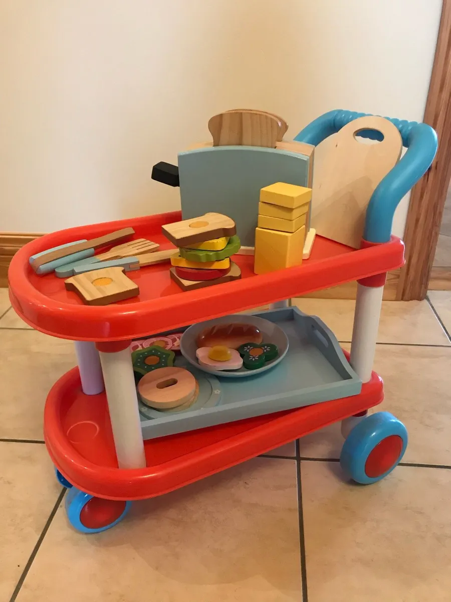 Trolly with wooden toaster set