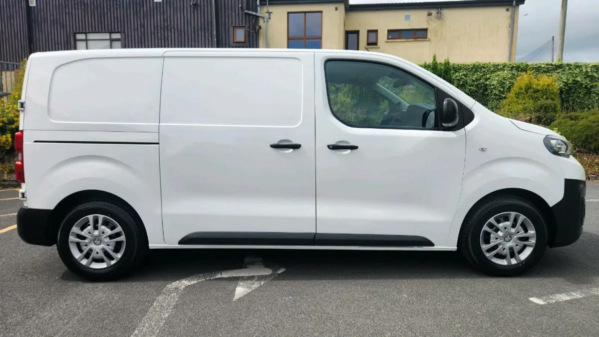 Peugeot Pro Expert 1.5HDI 120bhp Hi Spec - Image 3