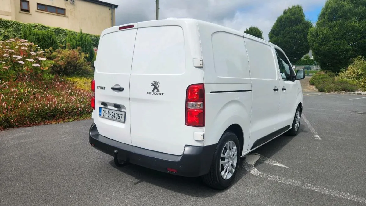 Peugeot Pro Expert 1.5HDI 120bhp Hi Spec - Image 4