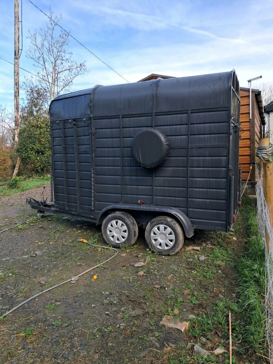 Horse Box - Image 2