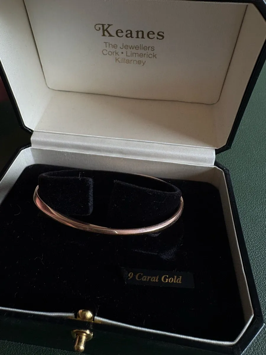 Rose 9ct Gold Bangle - Image 1