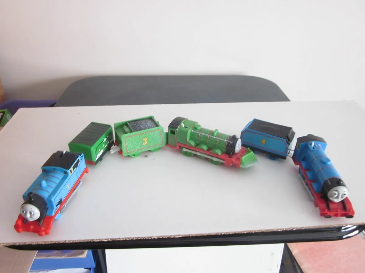 Three Thomas & Friends Motorised TrainEngines/Carr - Image 1
