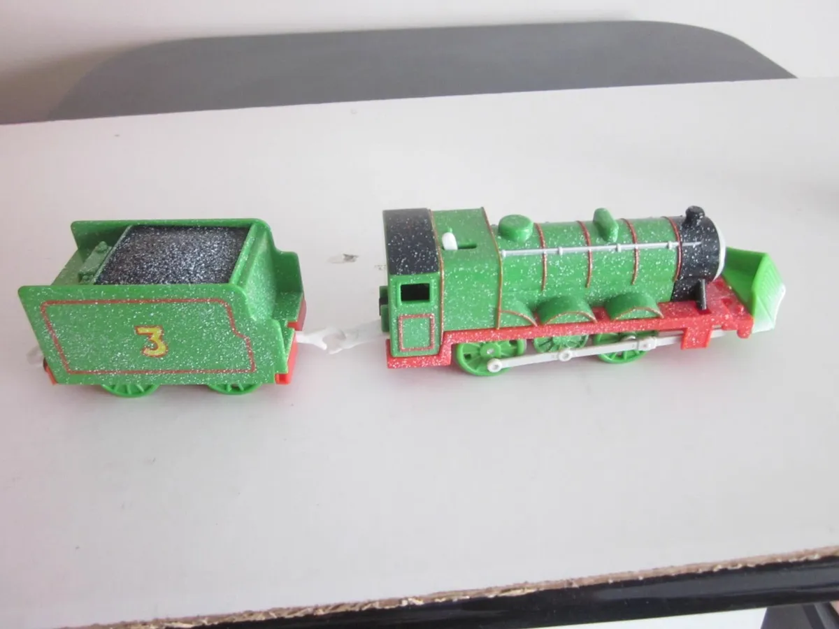 Three Thomas & Friends Motorised TrainEngines/Carr - Image 4