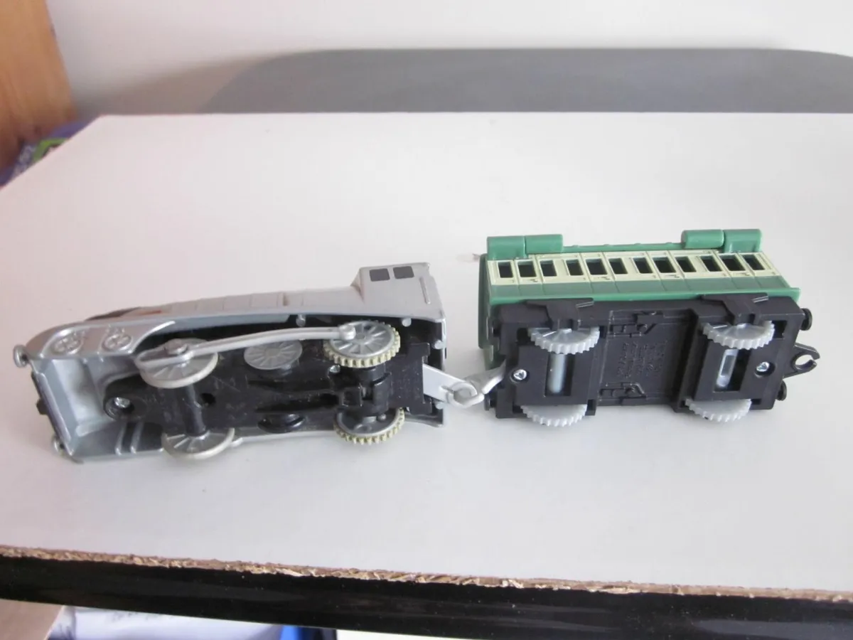 Three Thomas & Friends Motorised TrainEngines/Carr - Image 4