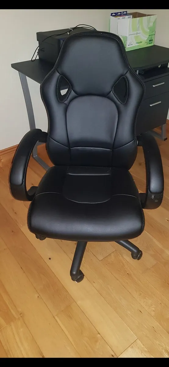 Desk & chair - Image 3