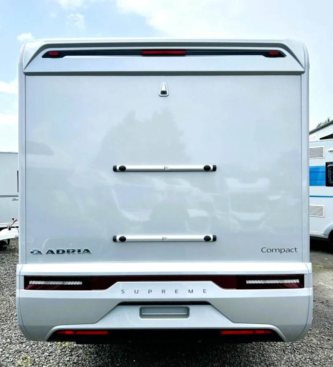 NEW ADRIA COMPACT SUPREME SC - £5,000 OFF - Image 3