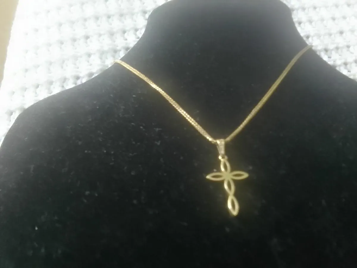 9ct GOLD MODERN CROSS PENDANT18" NEW - Image 1