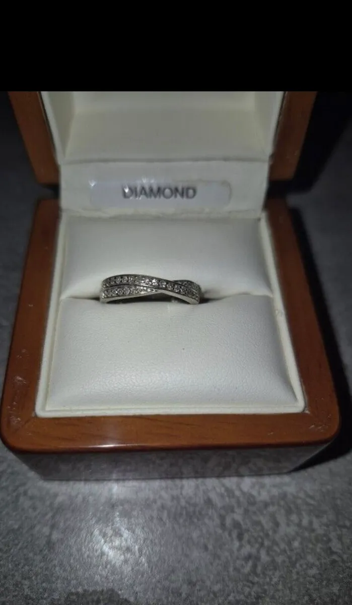 Engagement and wedding ring. - Image 3