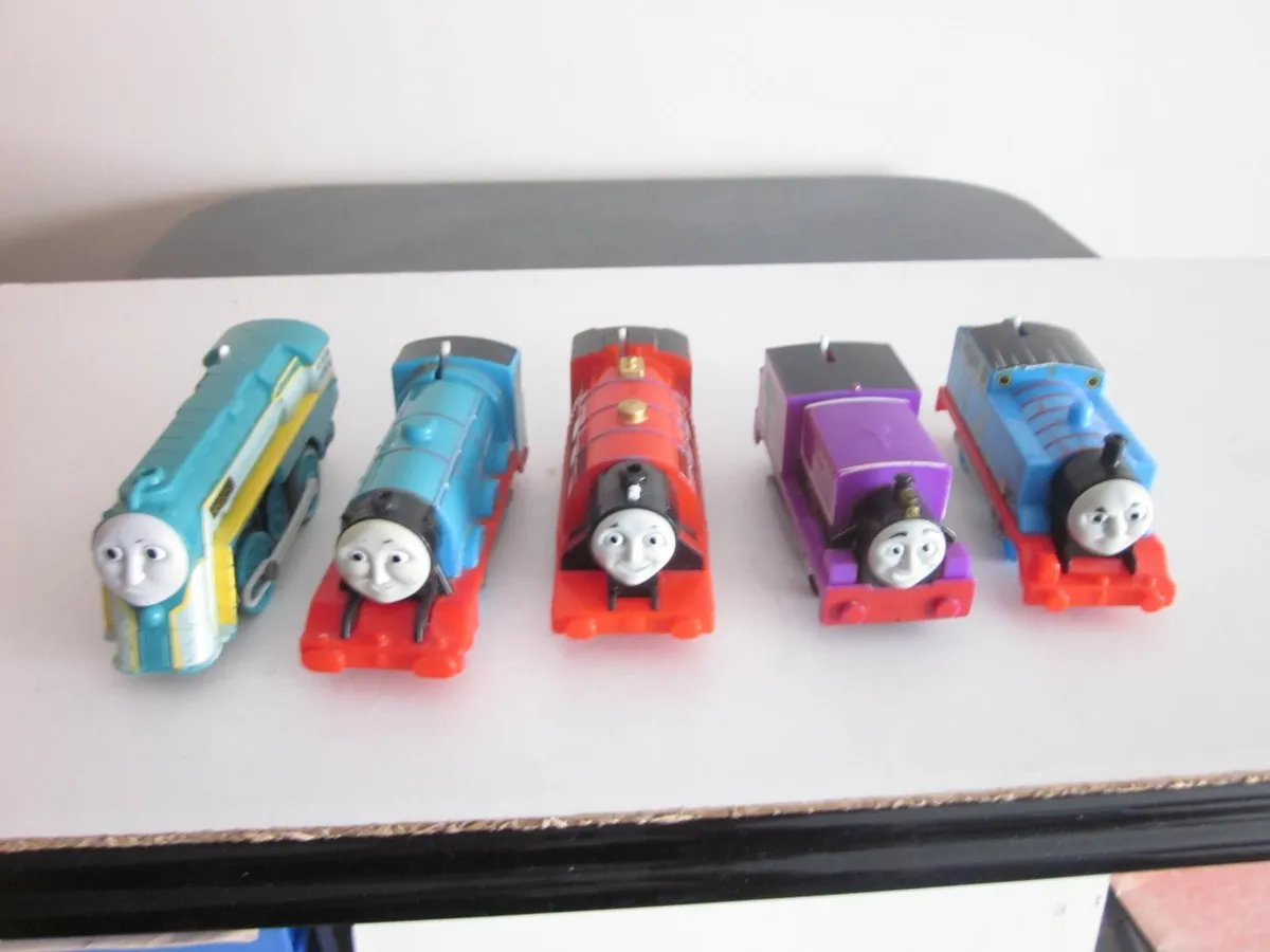 Five Thomas & Friends Motorised Train Engines - Image 1