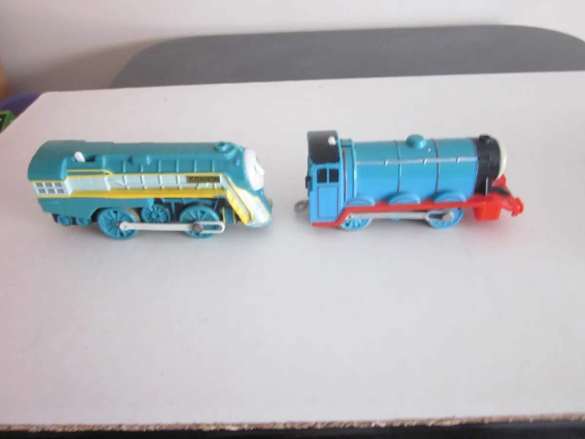Five Thomas & Friends Motorised Train Engines - Image 3