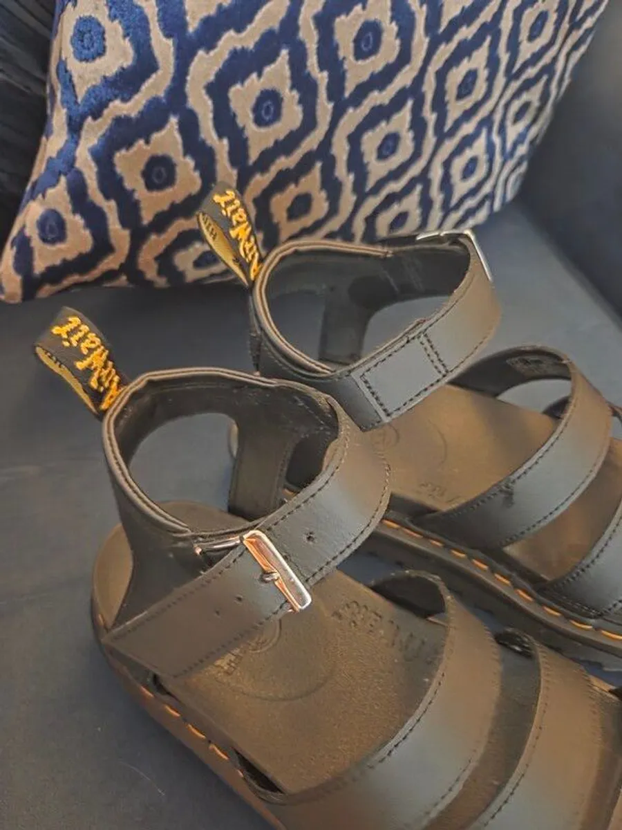 footwear - Image 4
