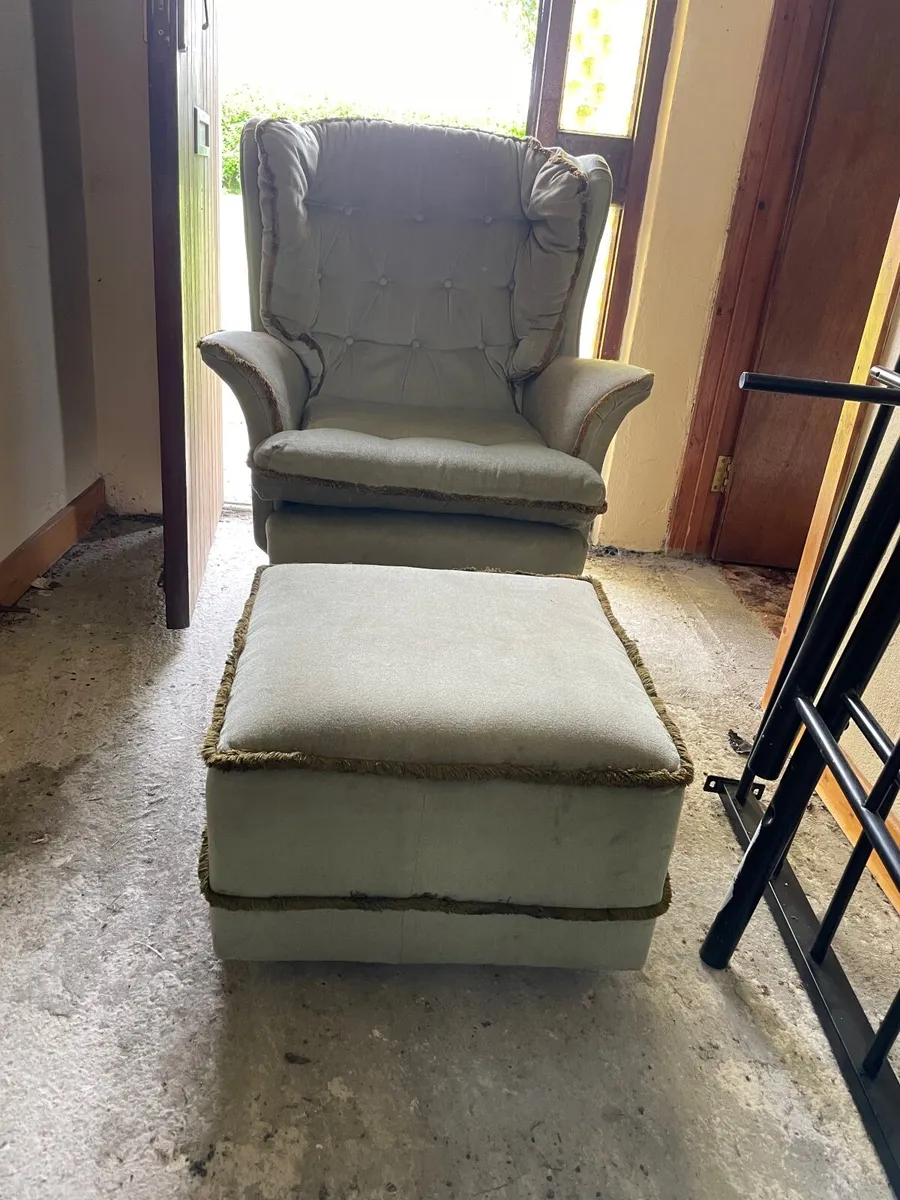 Set of arm chairs with one ottoman - Image 2