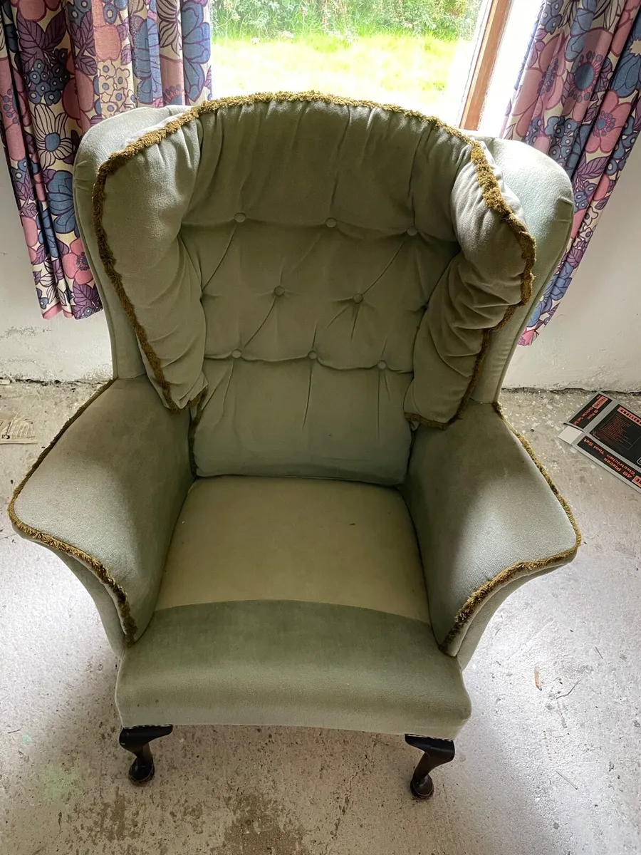 Set of arm chairs with one ottoman - Image 3