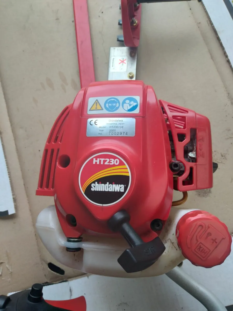 Commercial Shindawiwa Hedge Trimmers - Image 1