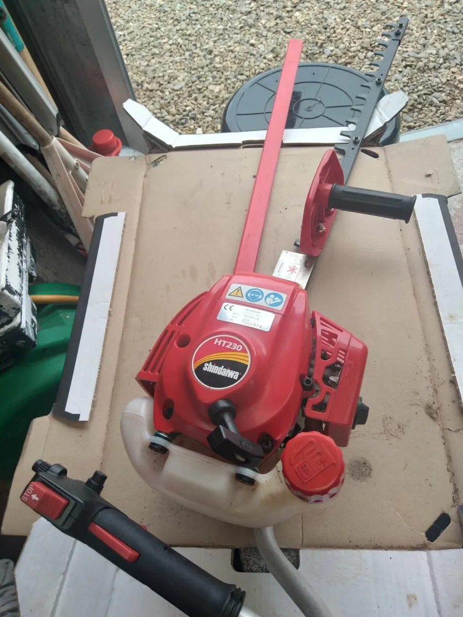 Commercial Shindawiwa Hedge Trimmers - Image 4