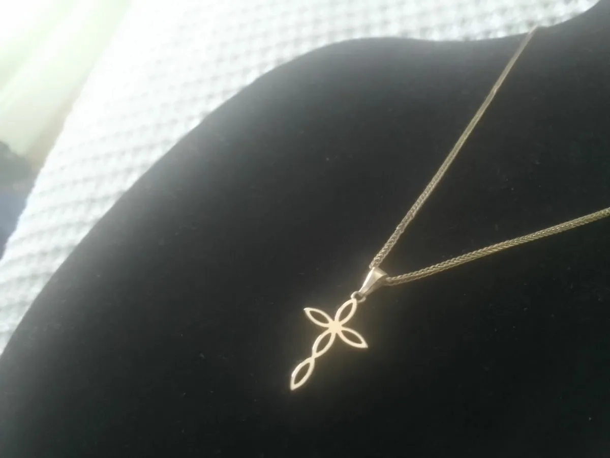 9ct GOLD MODERN CROSS PENDANT18" NEW - Image 2