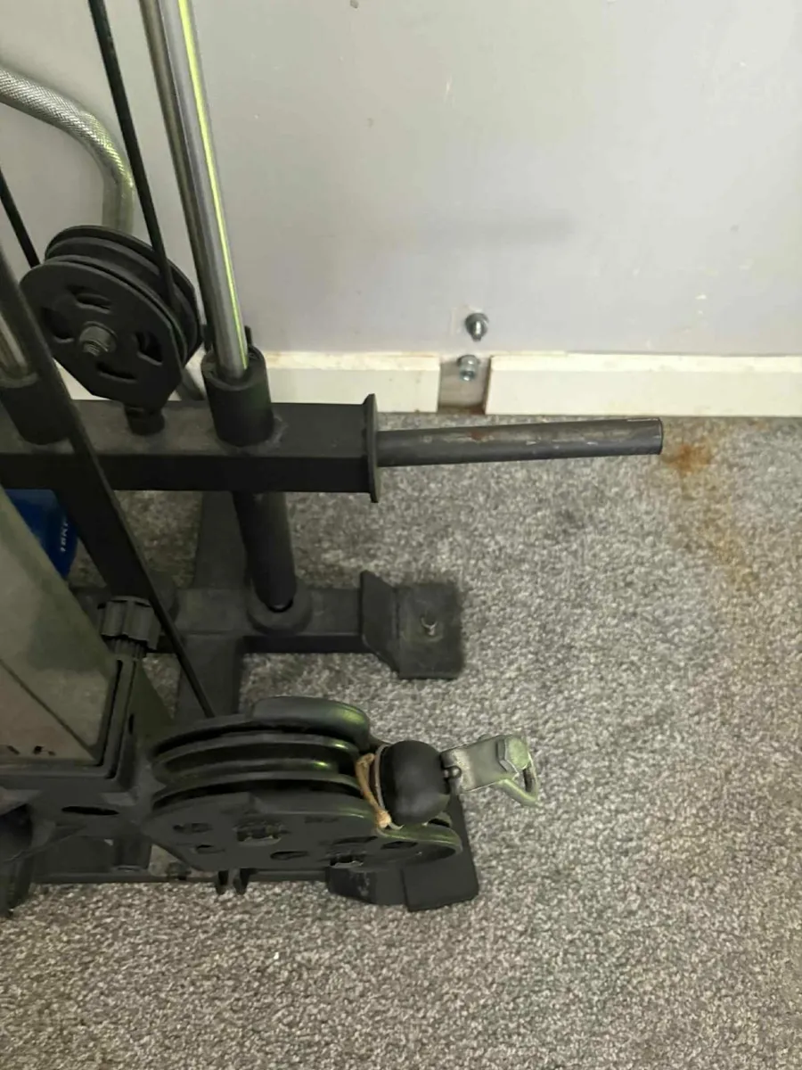 Cable tower machine, lat pulldown, low row - Image 1
