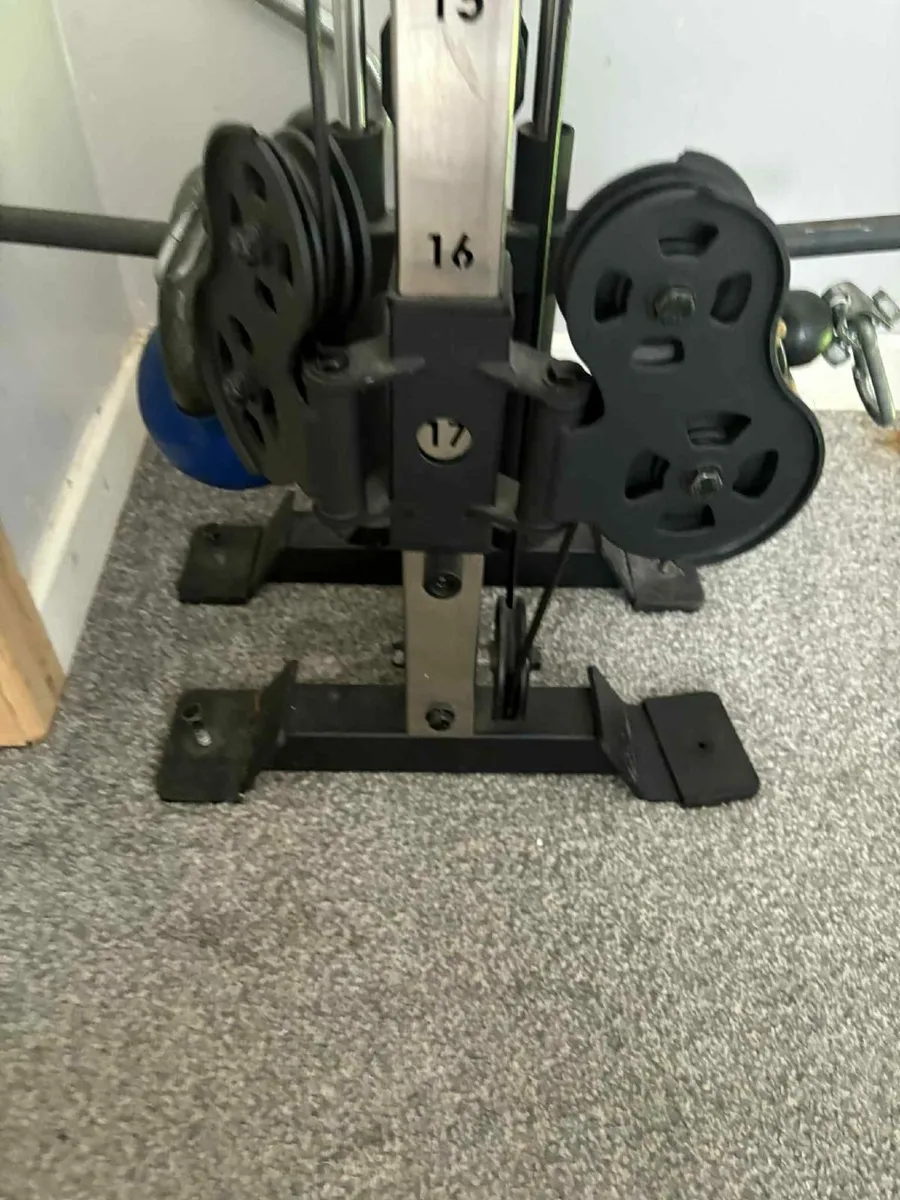 Cable tower machine, lat pulldown, low row - Image 2