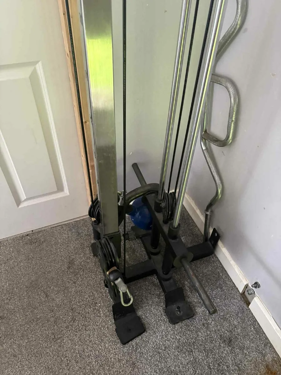Cable tower machine, lat pulldown, low row - Image 4
