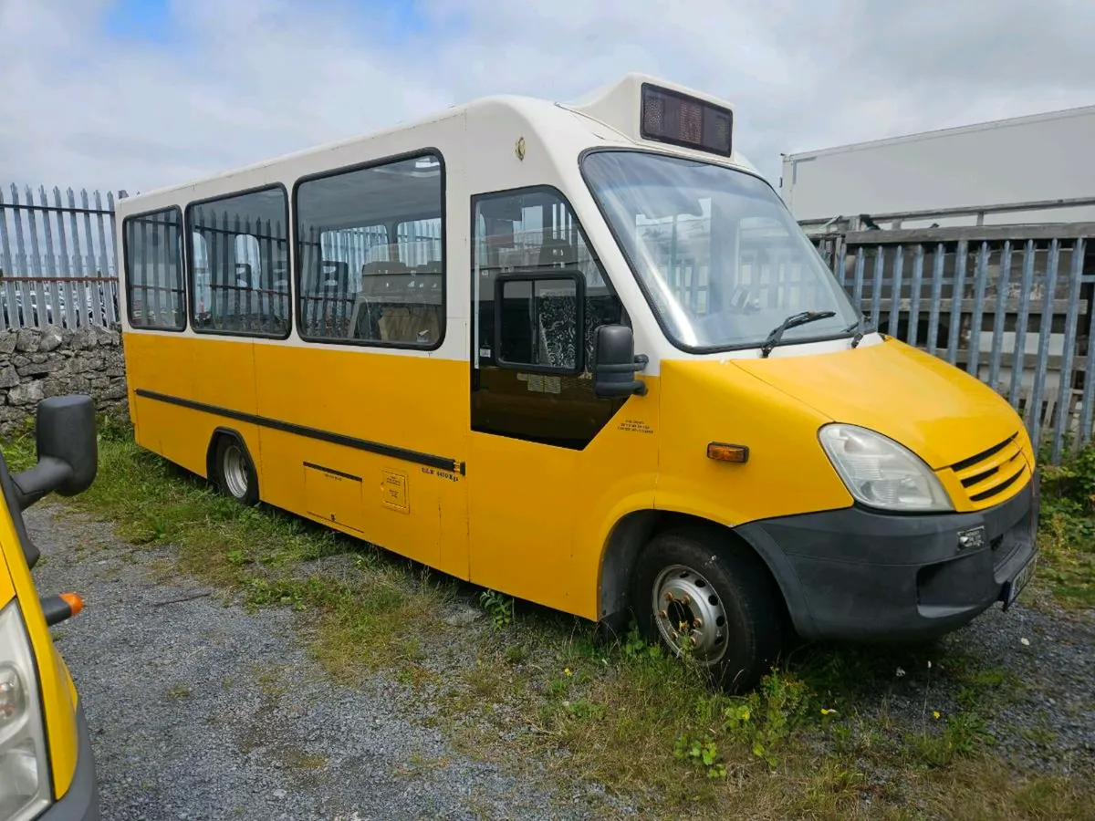 2009 iveco school bus. - Image 1