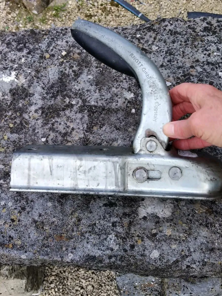 Metal hitch cover - Image 2