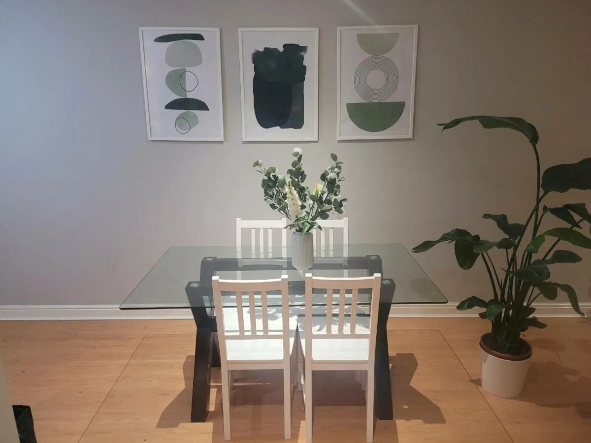 Dinning table - Image 1