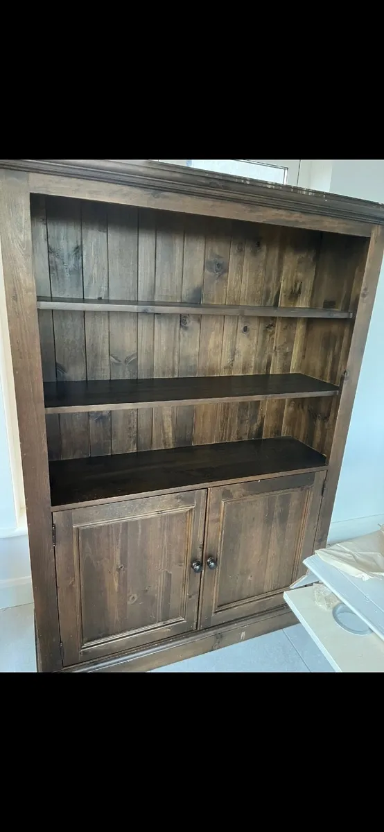 Dresser - Image 1