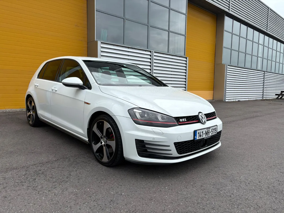 2014 Volkswagen Golf GTI - Image 2