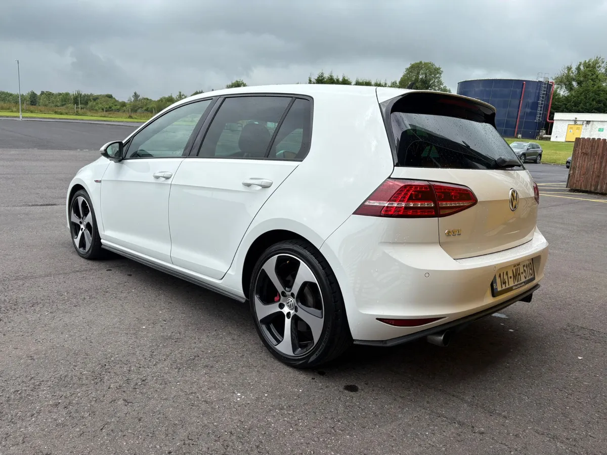 2014 Volkswagen Golf GTI - Image 4