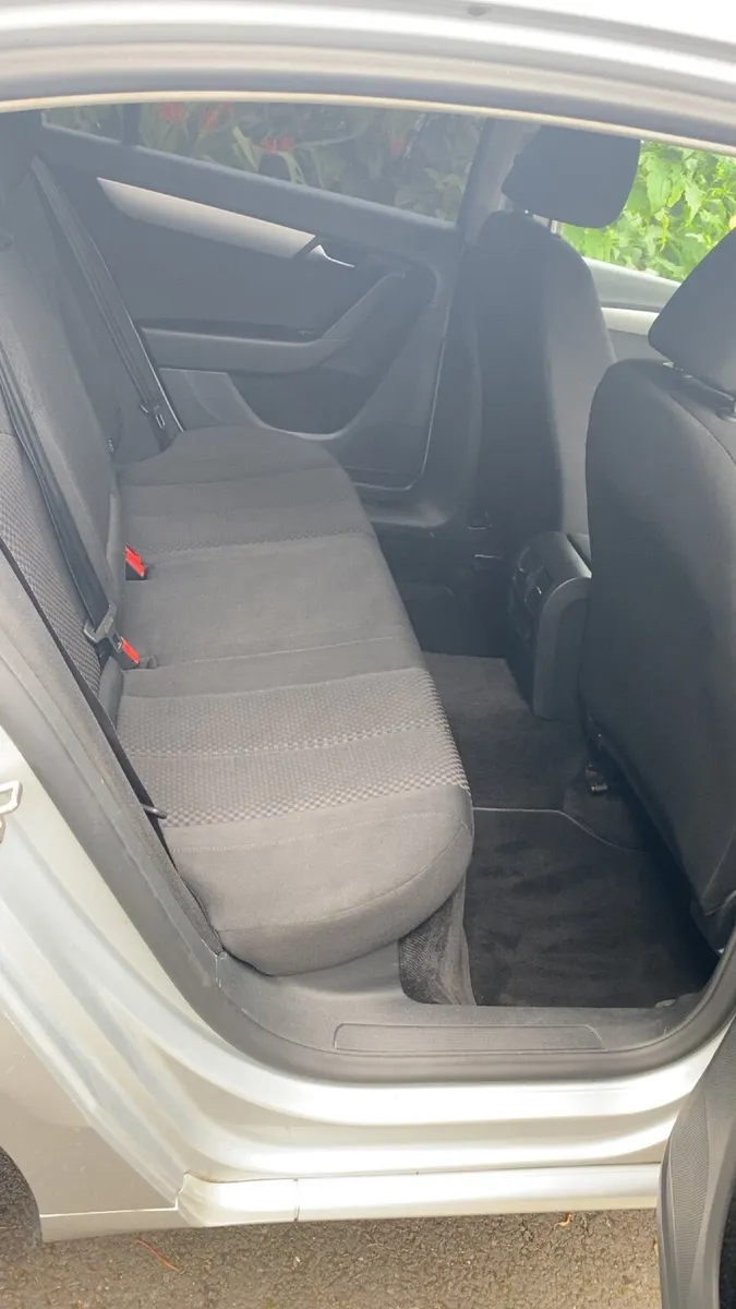 Volkswagen Passat 2013 - Image 3