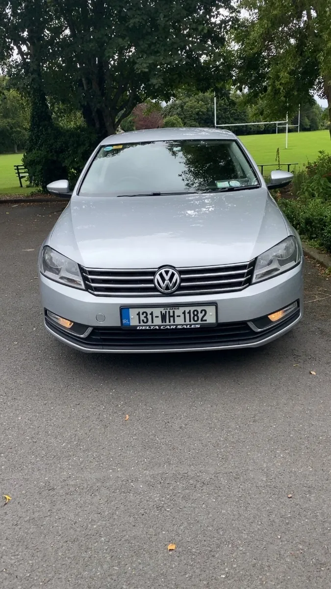 Volkswagen Passat 2013 - Image 2