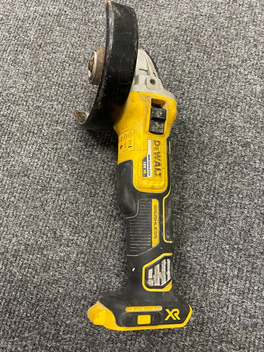 Dewalt DCG405 Cordless Grinder - Image 3