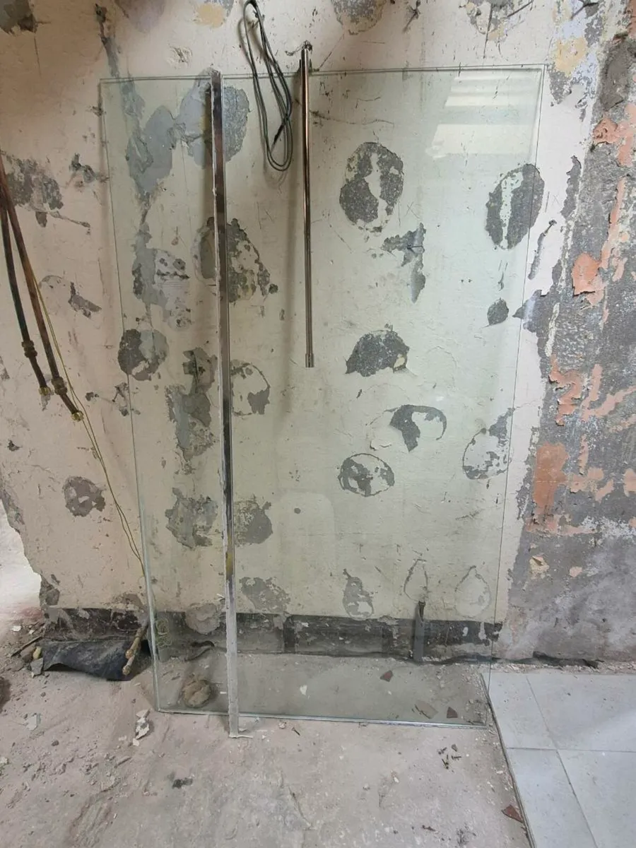 Shower screen  and shower tray - Image 2