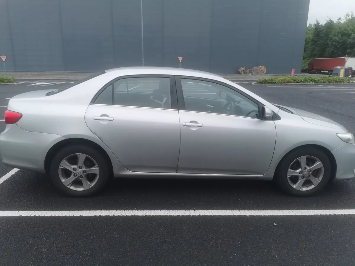 Toyota Corolla 2011 - Image 3