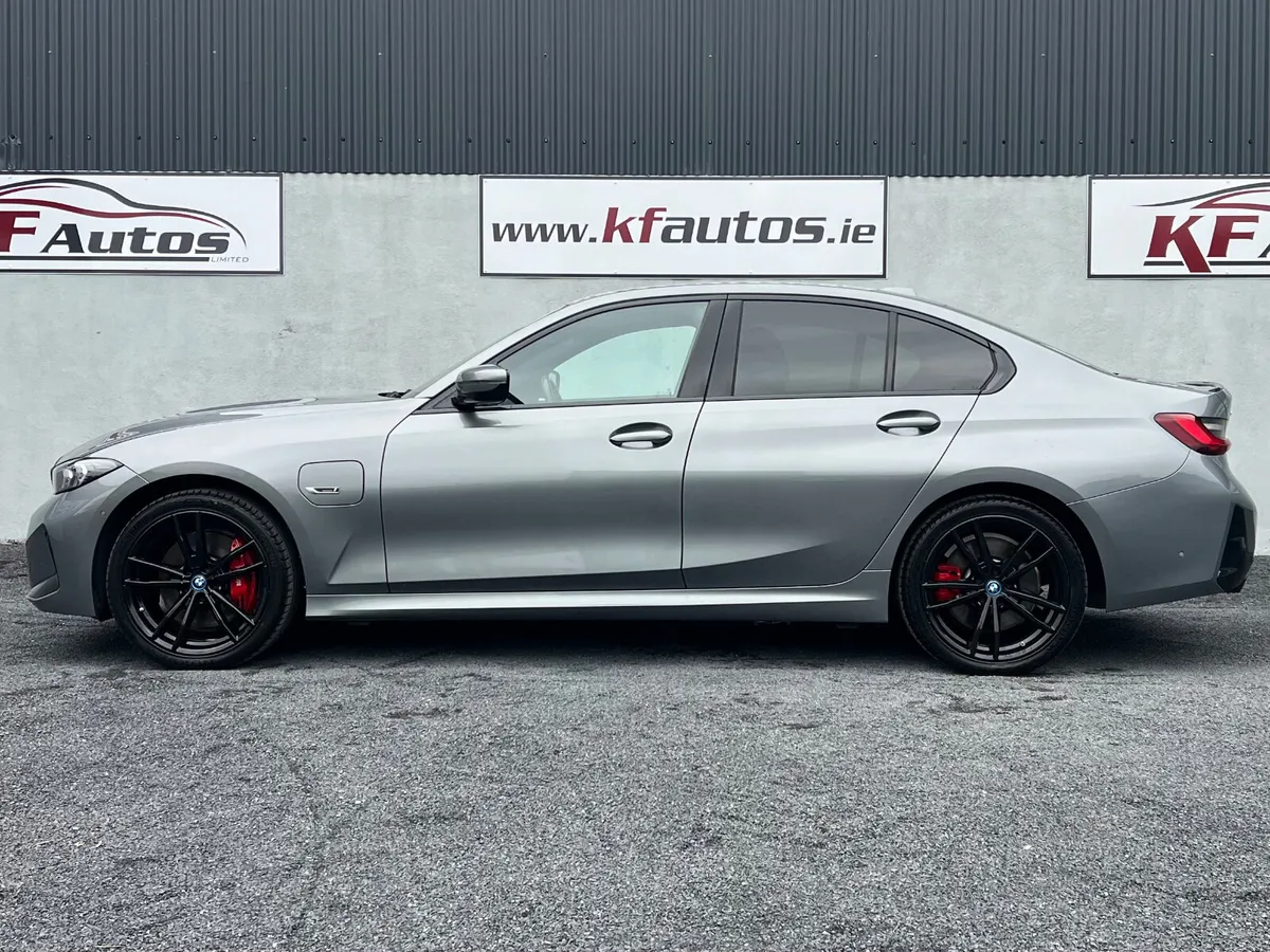 2023 BMW 3 Series 330e xDrive M Sport Pro PHEV - Image 4
