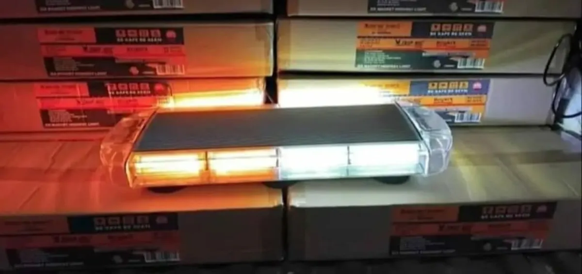 BRAND NEW SNAP-MAC AMBER/WHITE BEACON LIGHT - Image 1