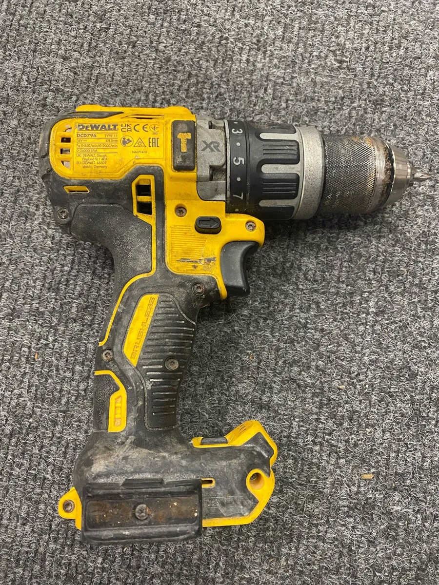 Dewalt DCD796 Cordless Drill - Image 2