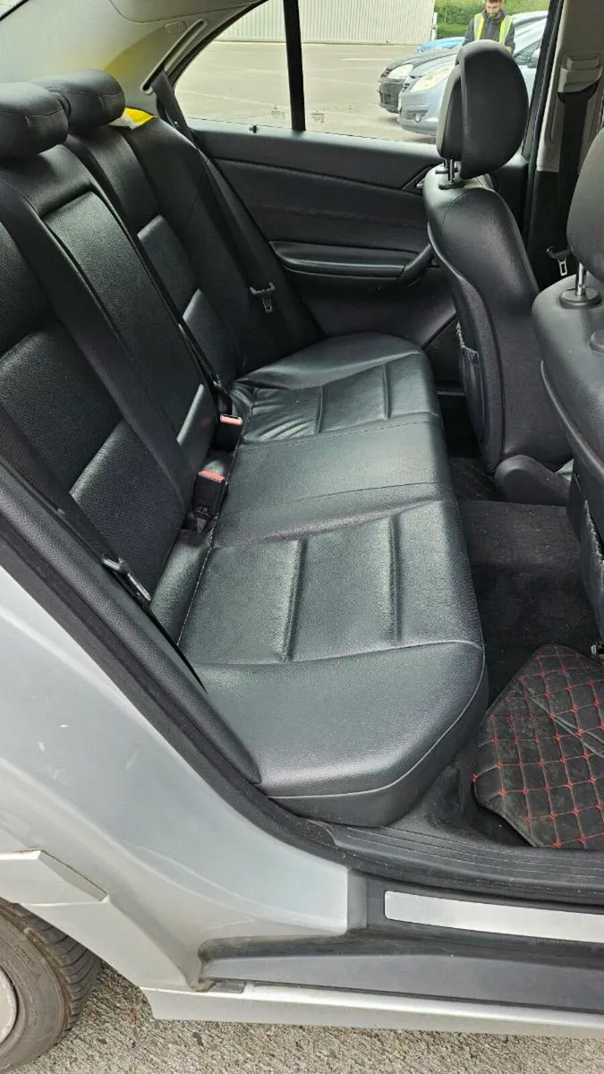 Mercedes Benz c180 K A/t 4DR - Image 3