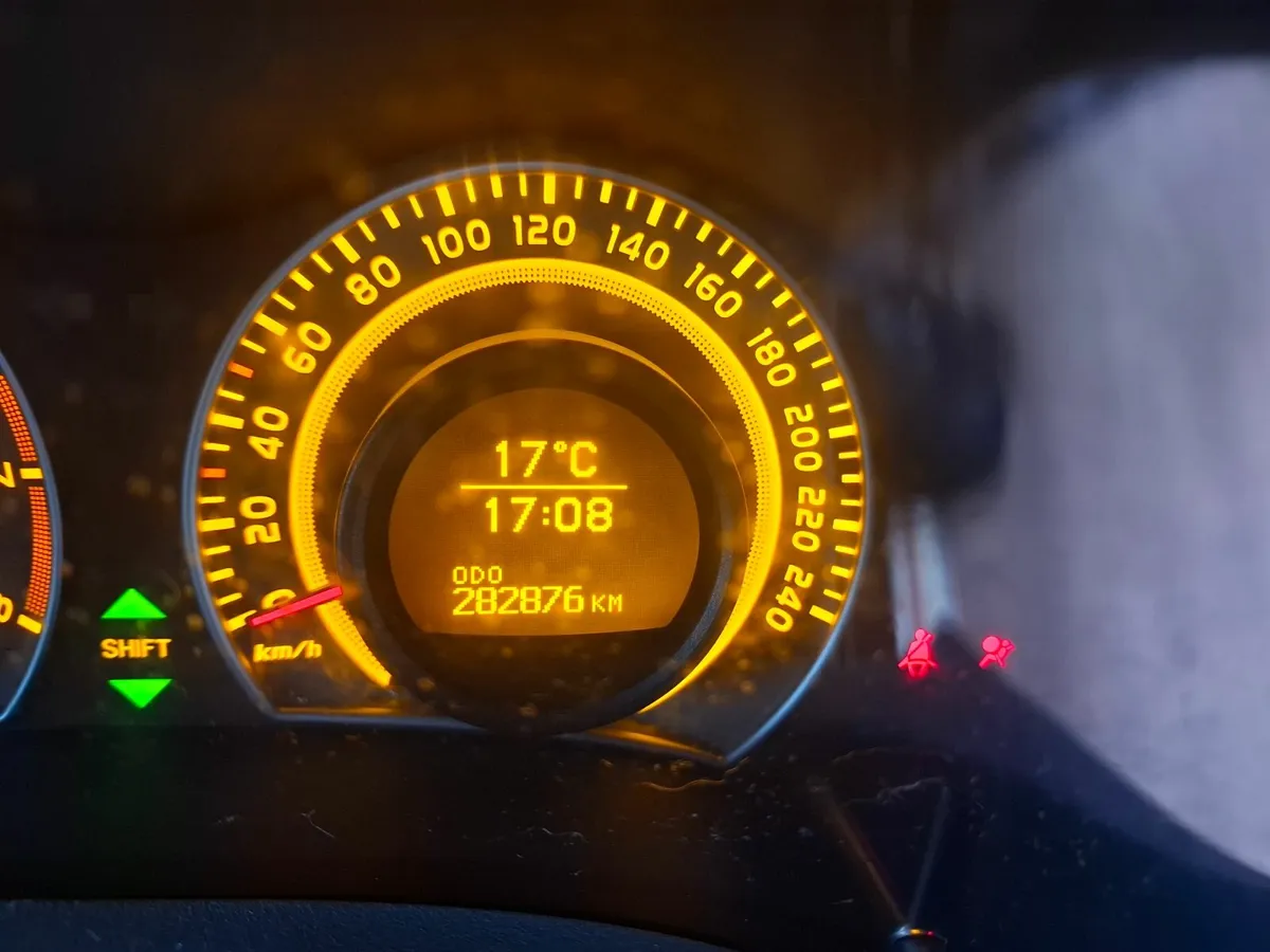Toyota Auris 2007, nct 06/26 - Image 2