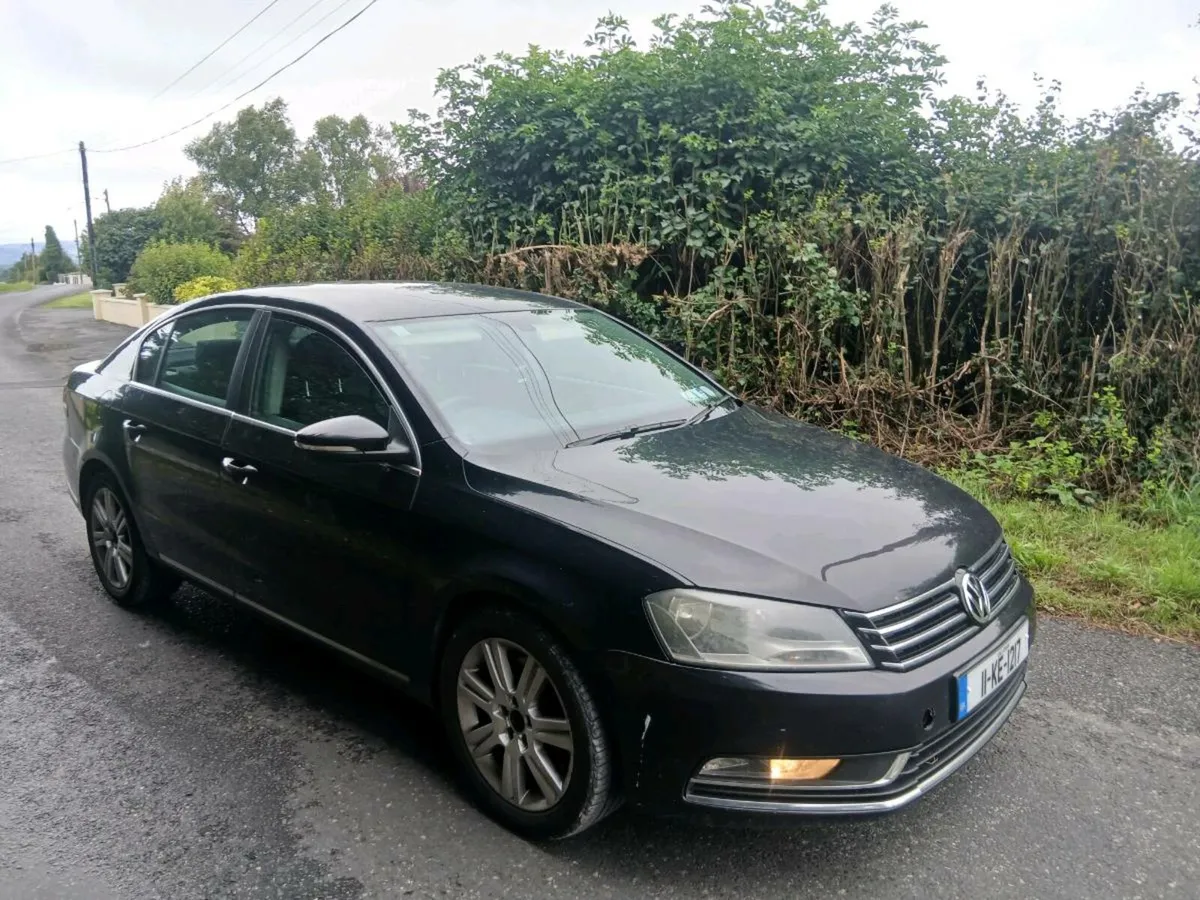 2011 volkswagen passat - Image 2