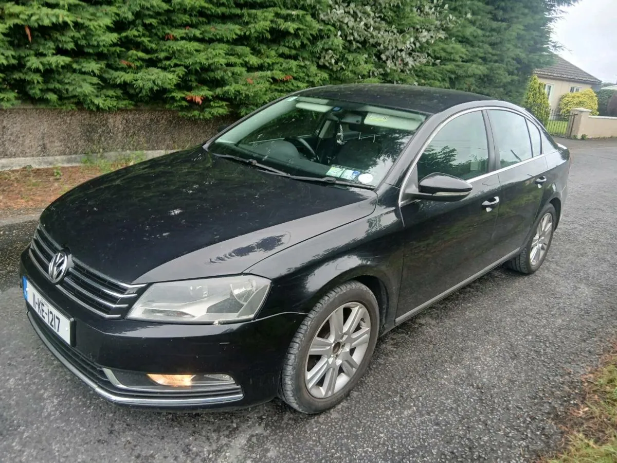 2011 volkswagen passat - Image 1