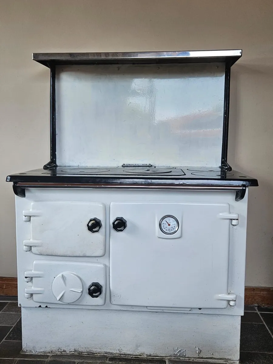 Stanley No.8 Solid Fuel Cooker - Image 1