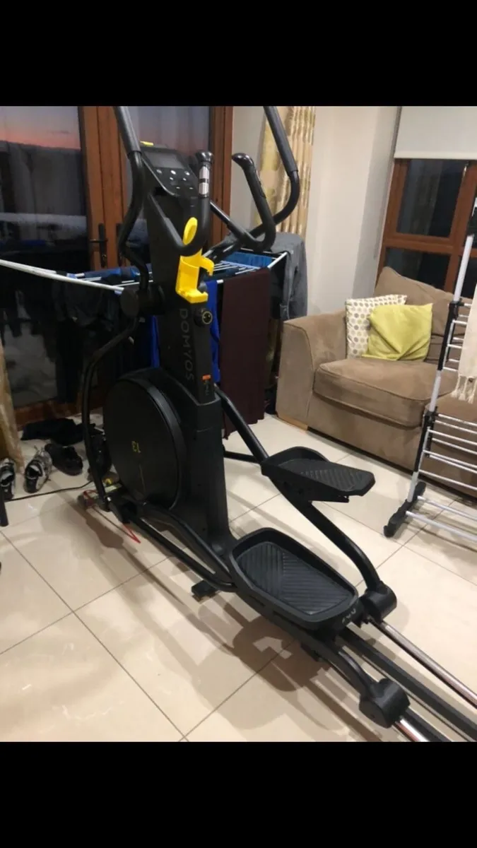 Cross trainer - Image 1