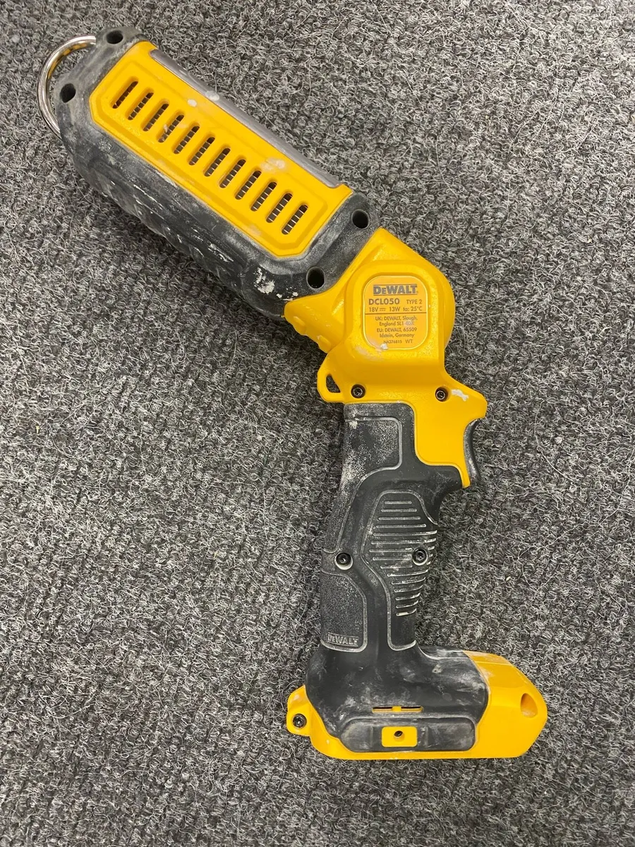 Dewalt DCL050 Cordless Light - Image 2