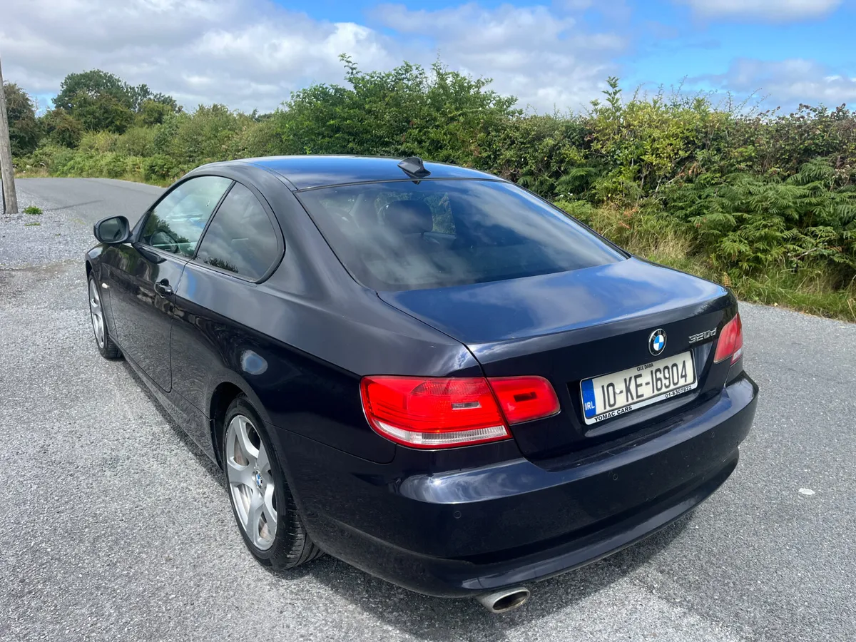 BMW 3-Series 2010 coupe highline - Image 4