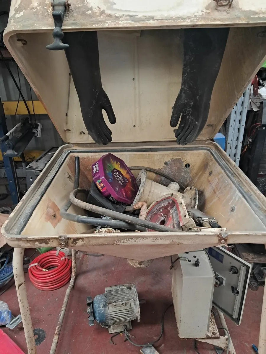 vapour blasting cabinet - Image 1