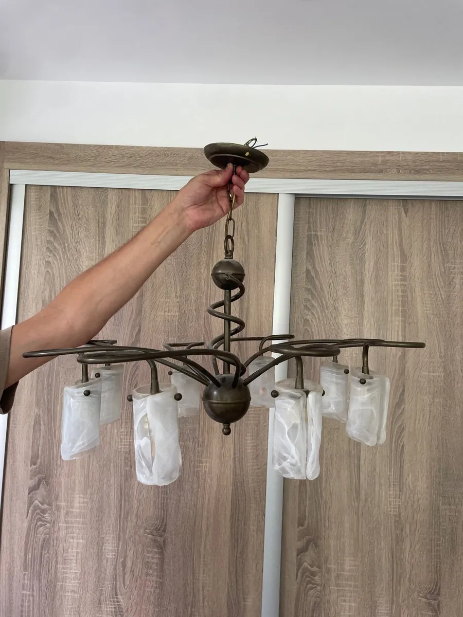 Elstead vintage 8 light pendant Chandelier - Image 1