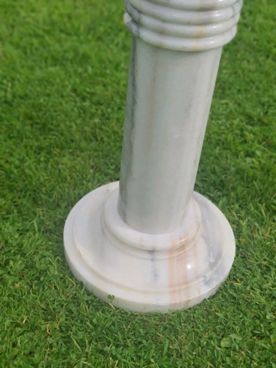 Solid marble pedestals - Image 2